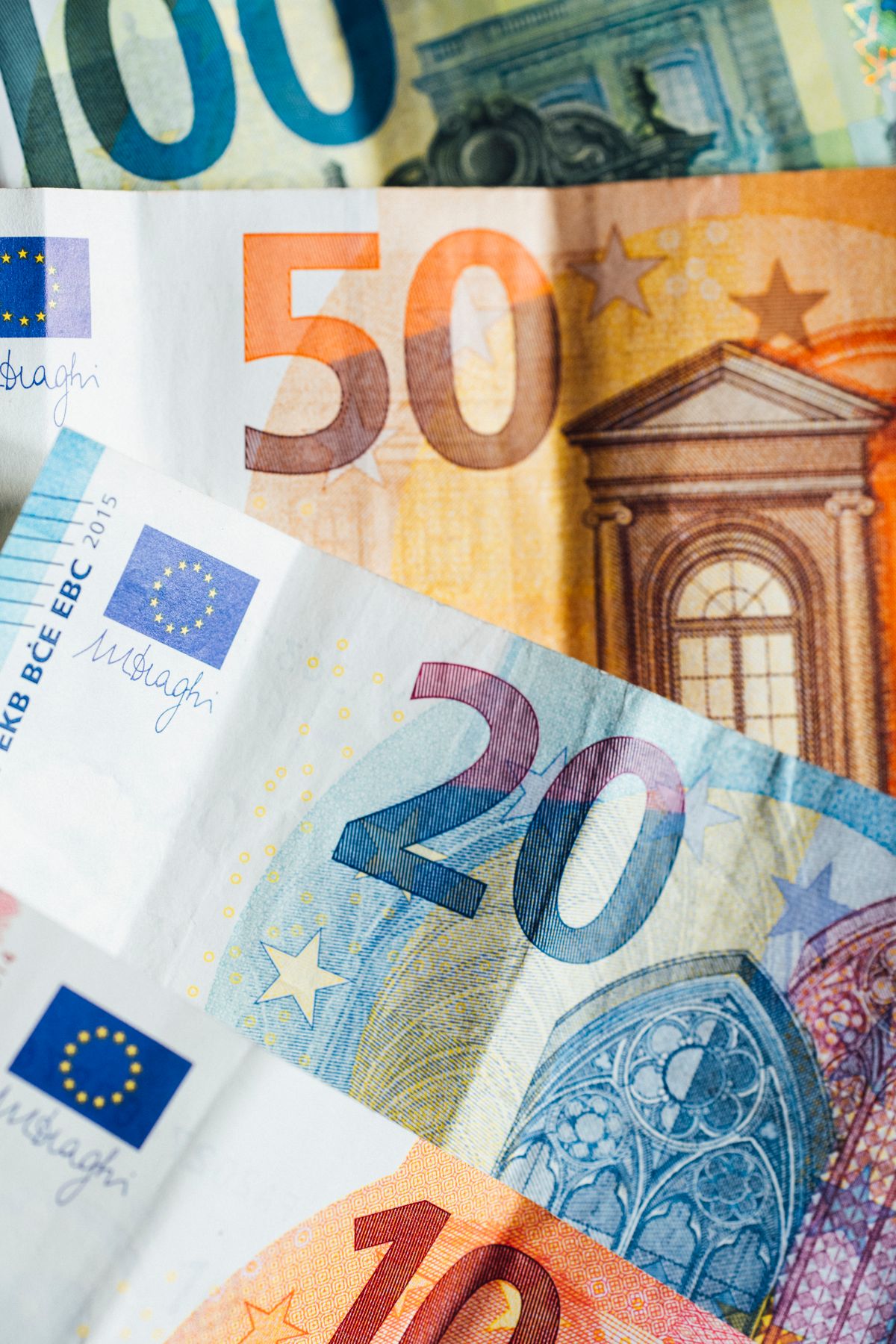 Χαρτονομίσματα ευρώ — ενδεικτική φωτογραφία